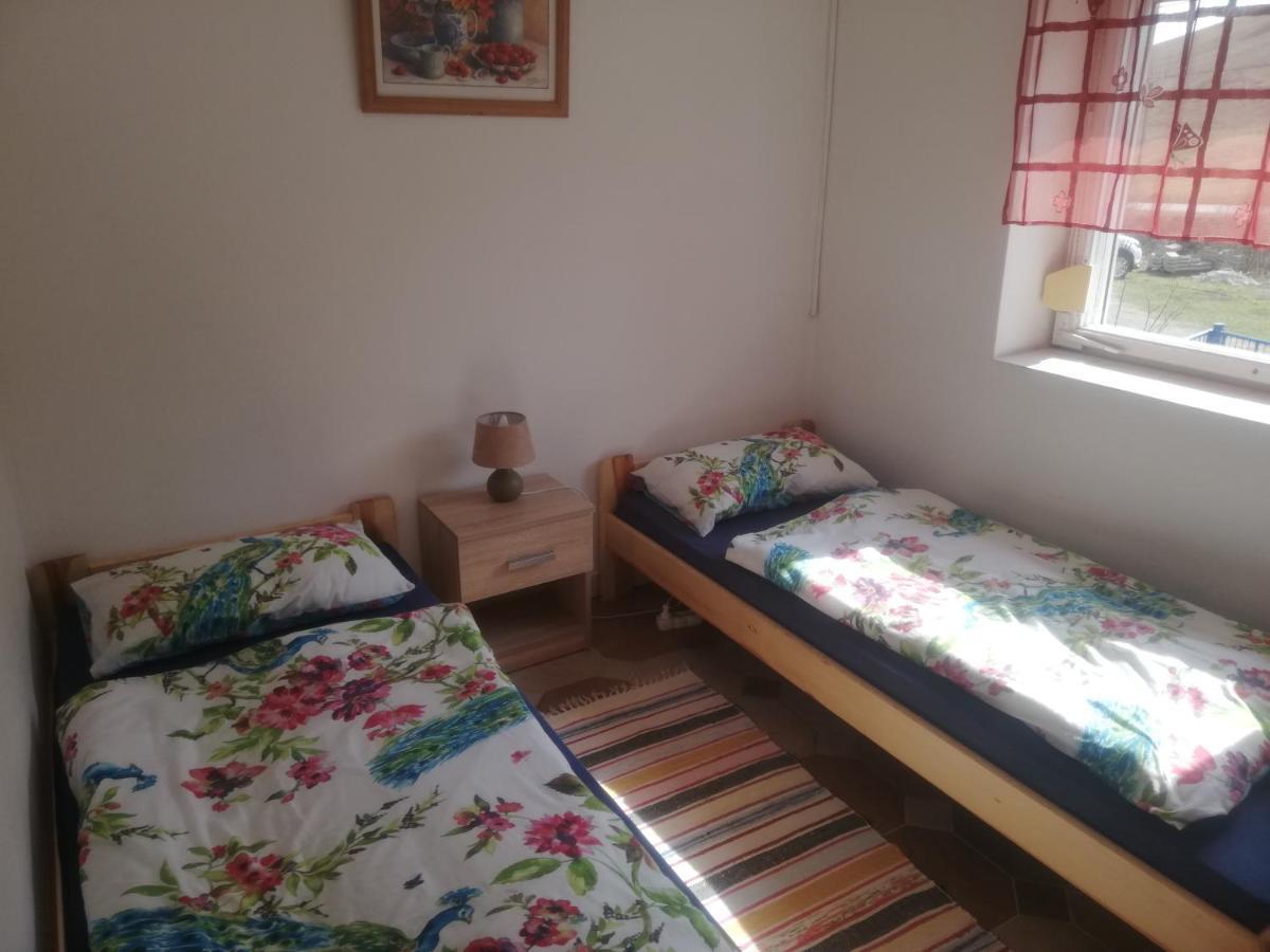 Villa Strakov Lúčky 외부 사진