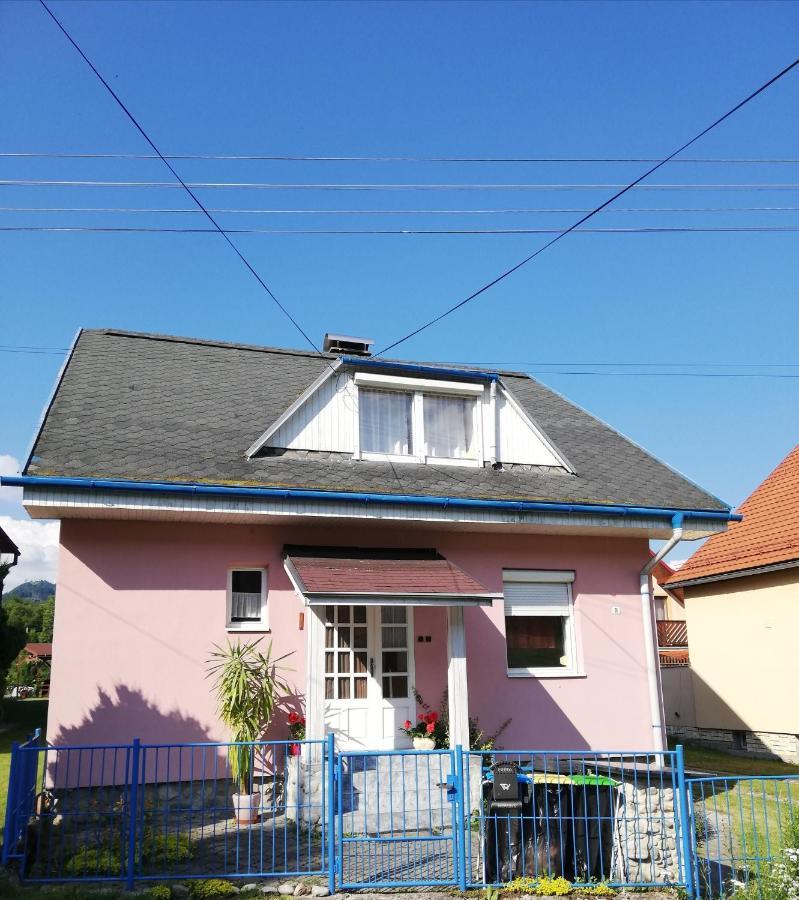 Villa Strakov Lúčky 외부 사진