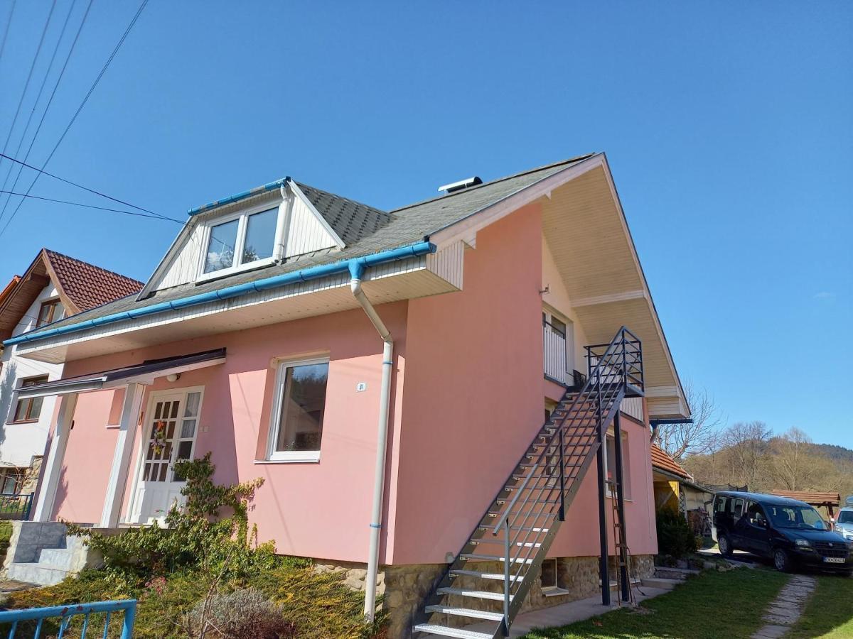 Villa Strakov Lúčky 외부 사진