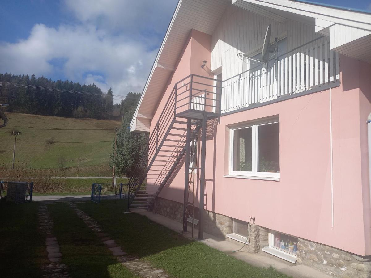 Villa Strakov Lúčky 외부 사진