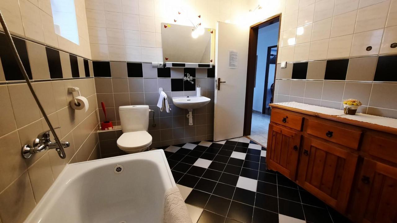 Villa Strakov Lúčky 외부 사진